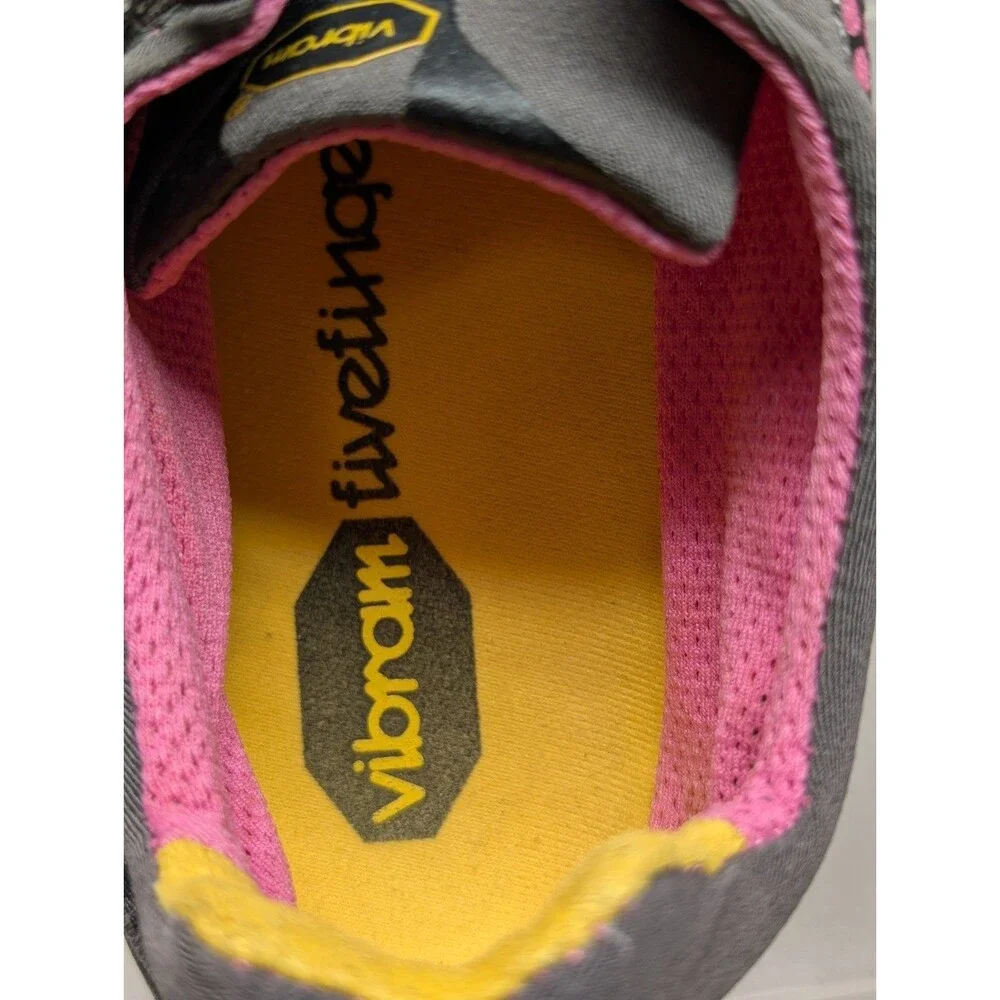 EUC Vibram FiveFingers W3753 Toe Shoes Gray Pink Womens Size 38 EU